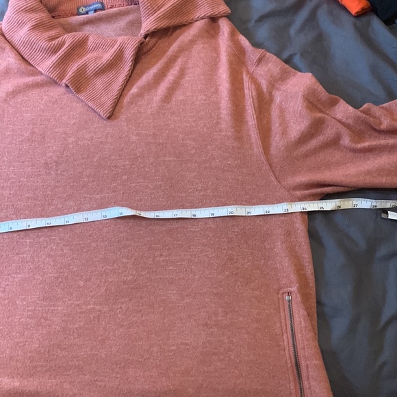 Soft pink asymmetric neck sweater with zipper detail - Picture 5 of 8